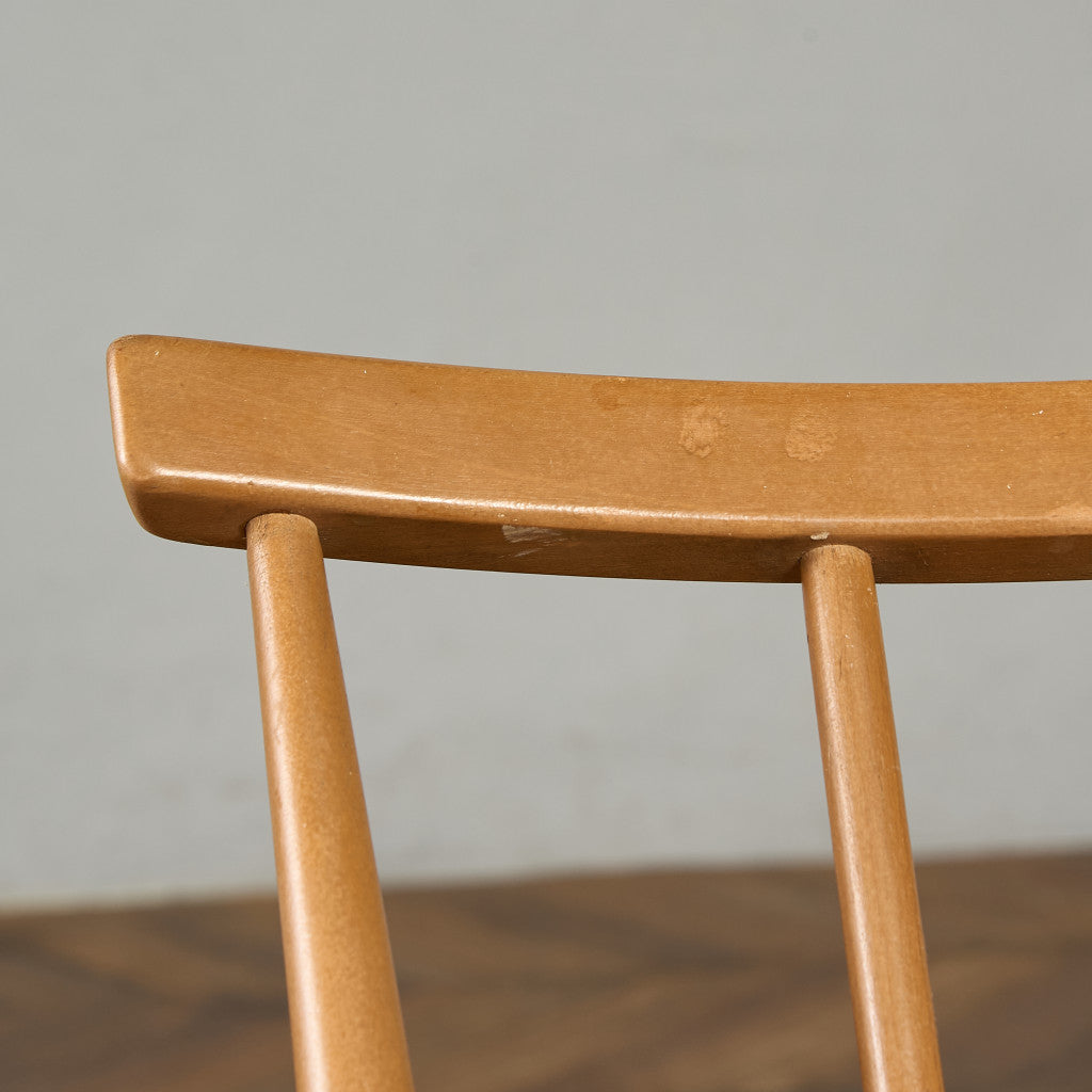 スティックバックチェア