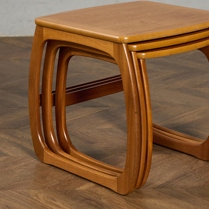 Burlington ネストテーブル