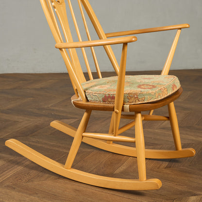 ヴィンテージ スワンバック ロッキングチェア ラウンド型メタルラベル