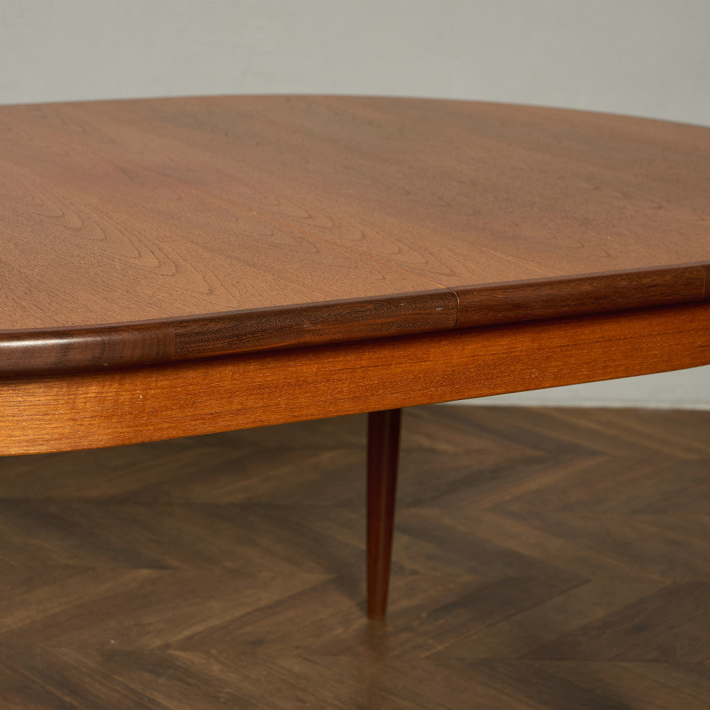 ヴィンテージ エクステンション オーバルダイニングテーブル