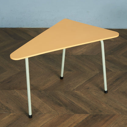 英国ヴィンテージ トライアングル センターテーブル / コーヒーテーブル #85362