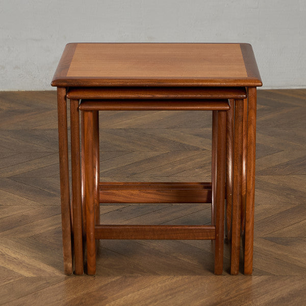 Astro ネストテーブル