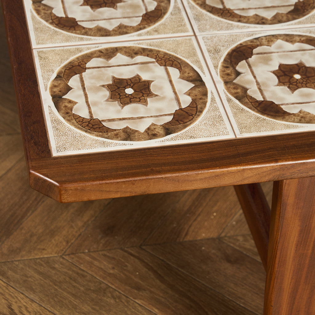 タイルトップ コーヒーテーブル