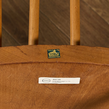 フープバックアームチェア