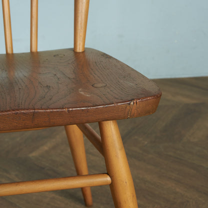 スティックバックチェア