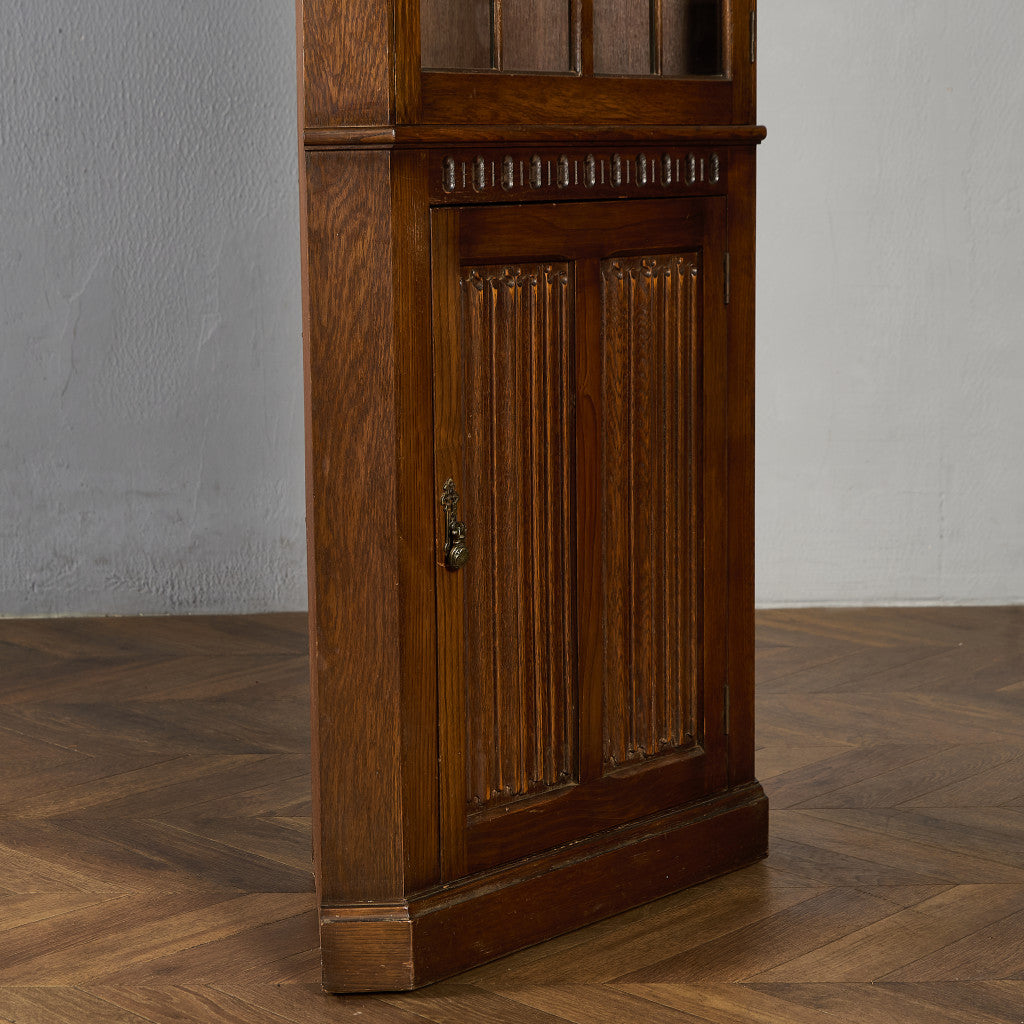 英国 クラシック オーク コーナーキャビネット