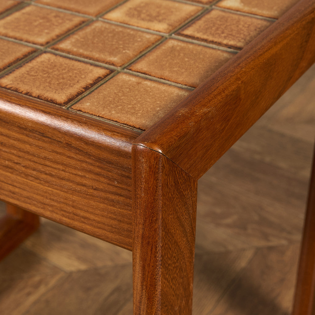 英国 ヴィンテージ タイルトップ ネストテーブル #91883