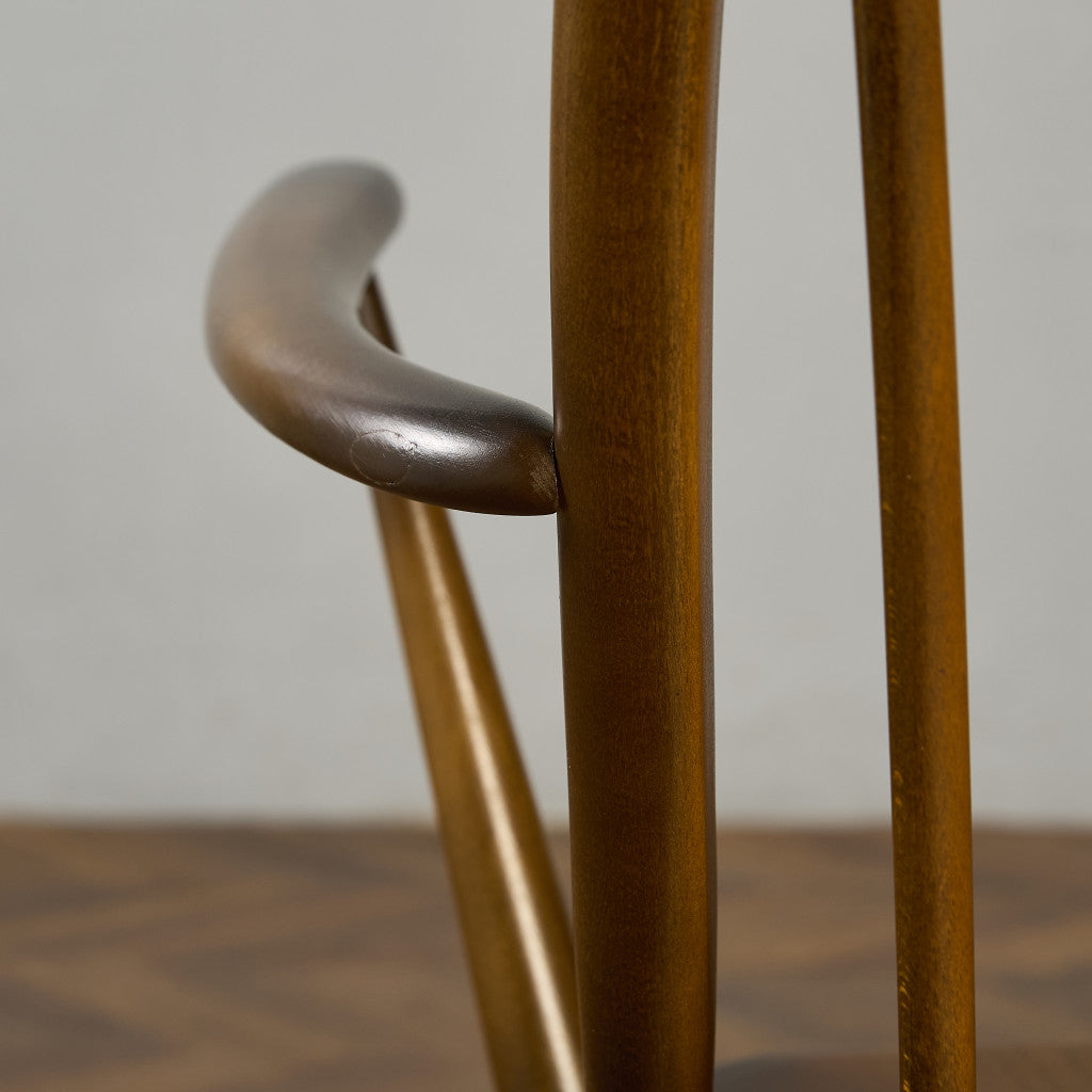 ヴィンテージ クエーカー アームチェア ラウンドゴールドラベル