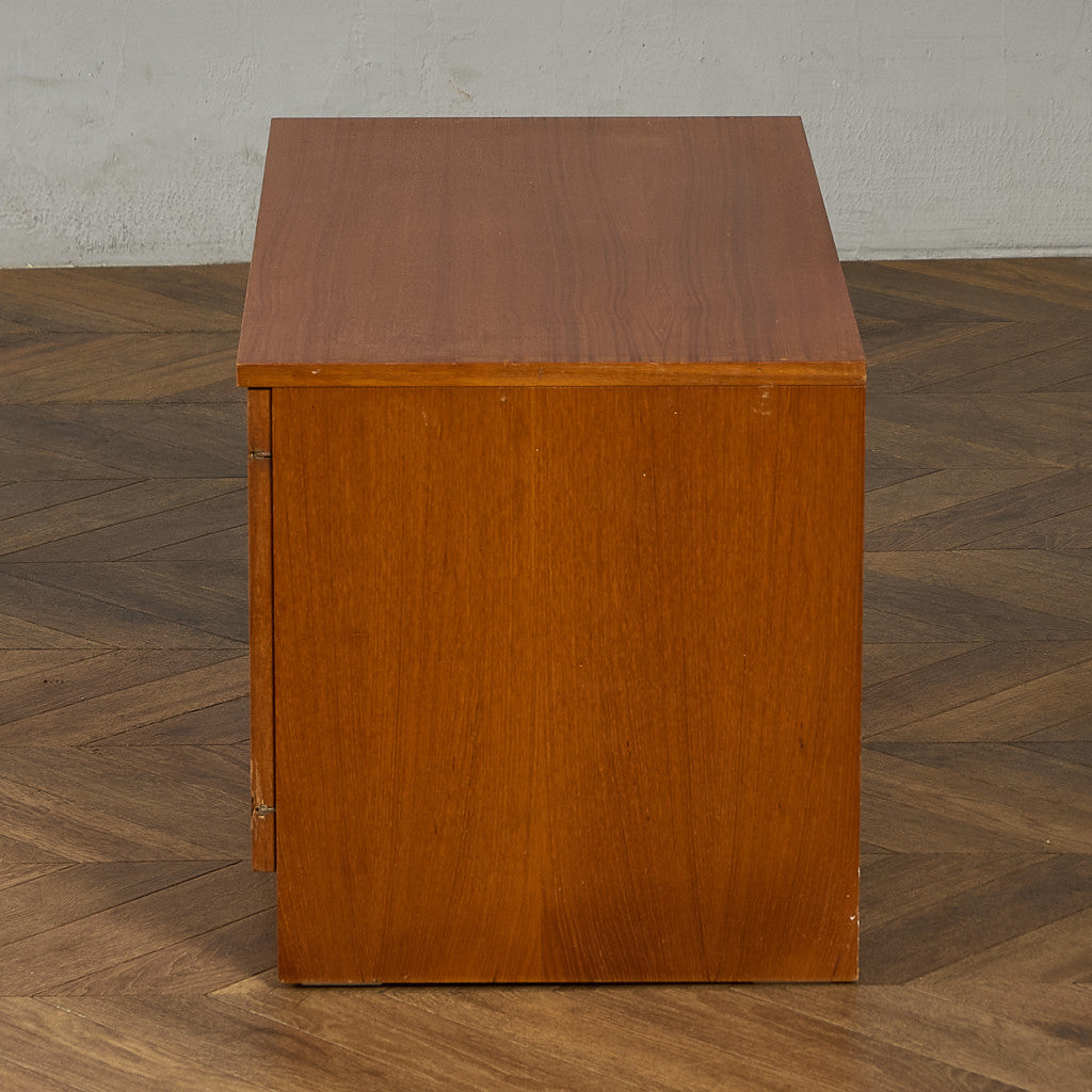 英国 ヴィンテージ キャビネット