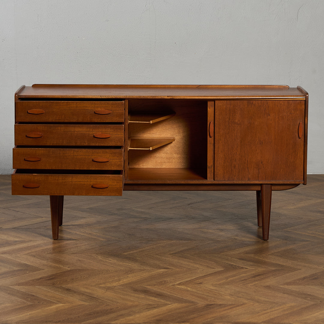 イギリス ヴィンテージ サイドボード