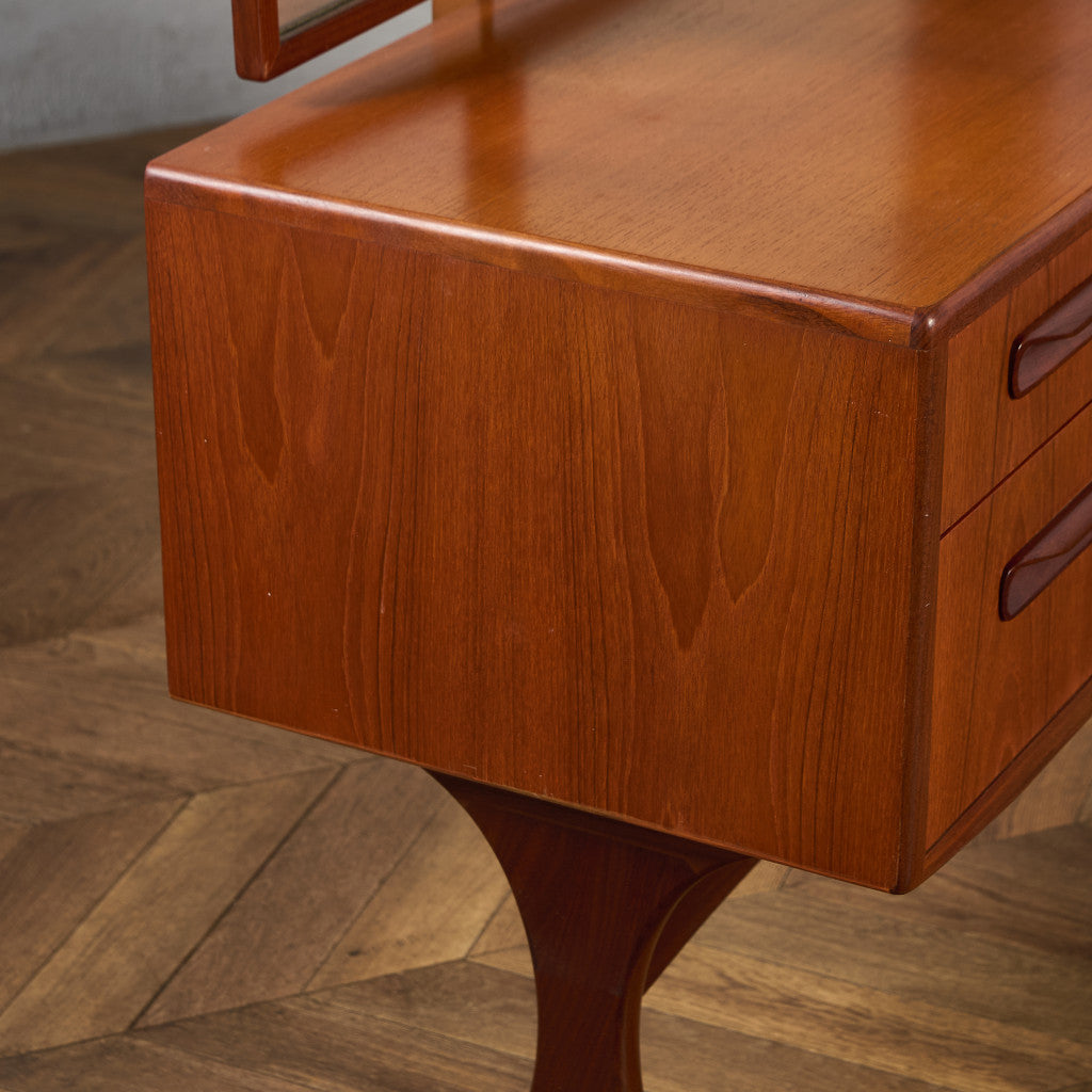 ニューフレスコ ドレッシングデスク (1986)