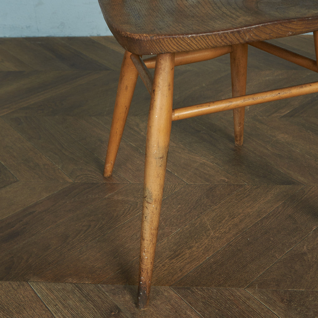 スティックバックチェア