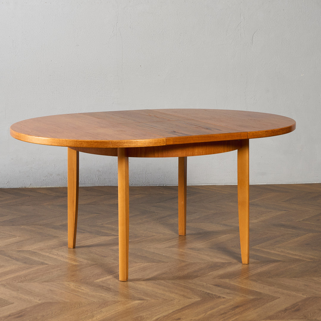 旧東ドイツ ヴィンテージ ラウンド ダイニングテーブル #95593