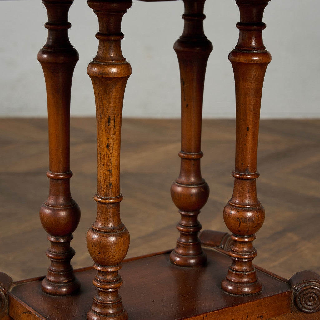 サイドテーブル