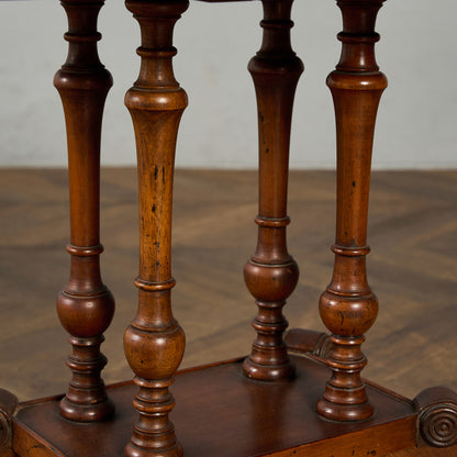 サイドテーブル