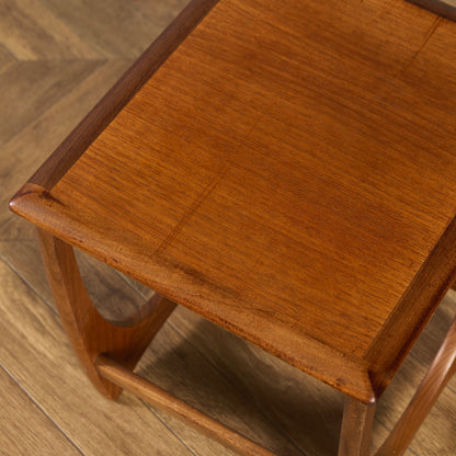 Astro タイルトップ ネストテーブル