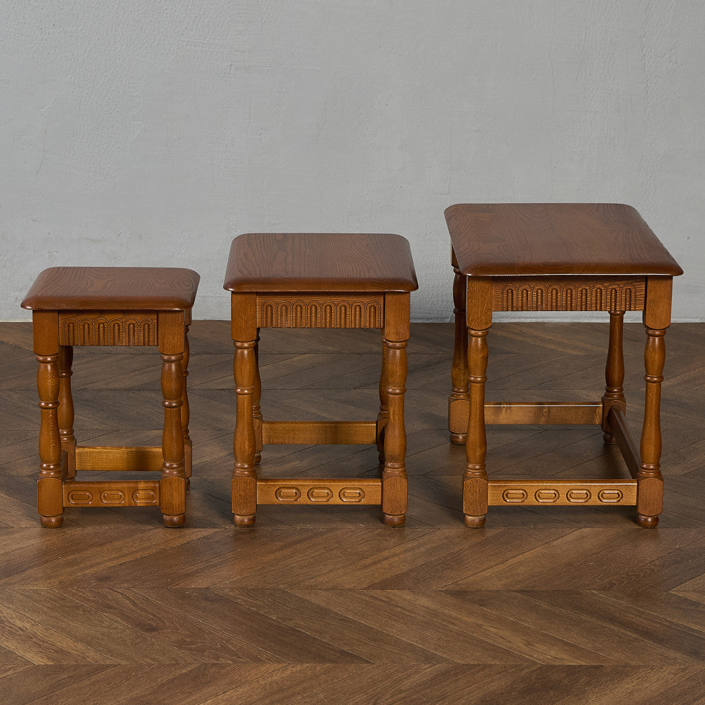 英国 クラシック ネストテーブル