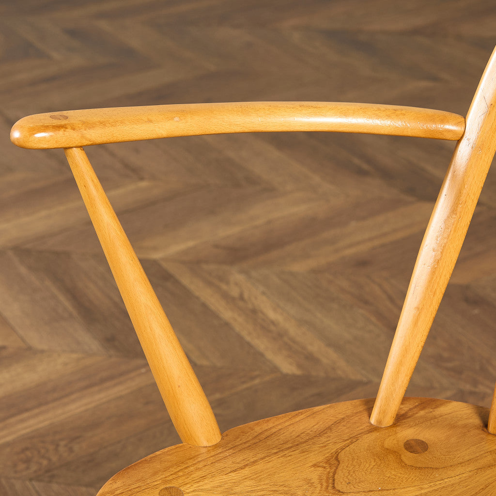 フープバック アームチェア ラージサイズ ゴールドメタルラベル