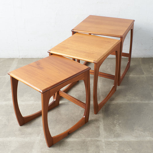 イギリスヴィンテージ ネストテーブル