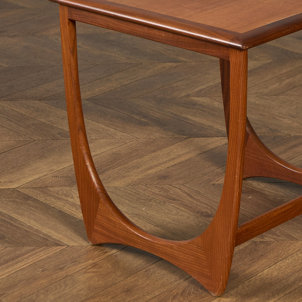 Astro ネストテーブル