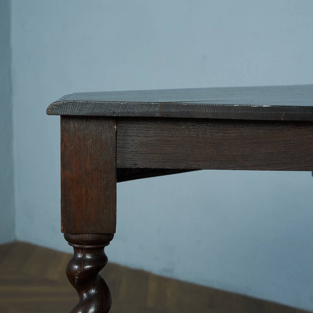 British classic corner table #84653