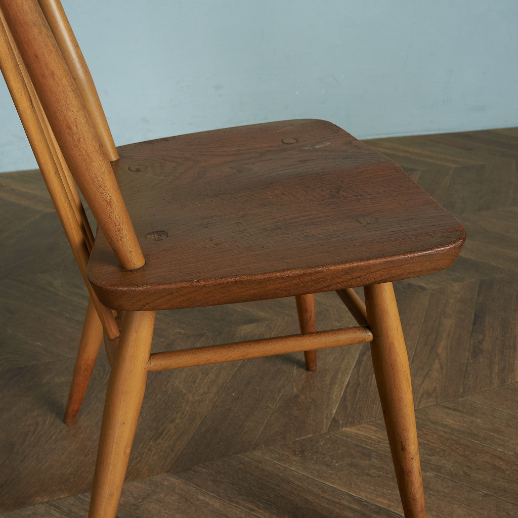 スティックバックチェア