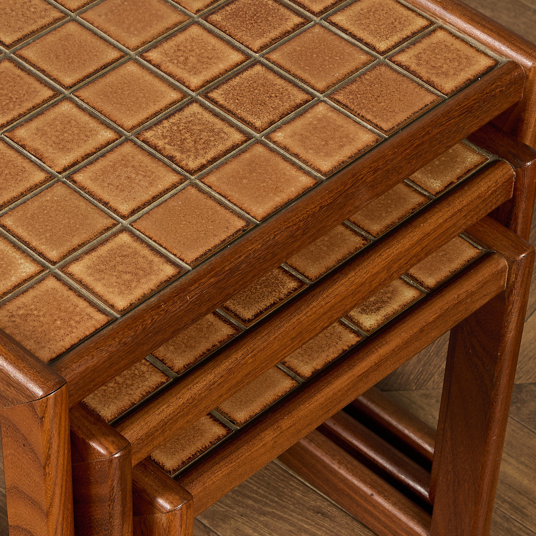 英国 ヴィンテージ タイルトップ ネストテーブル #91883