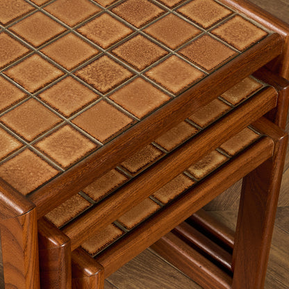 英国 ヴィンテージ タイルトップ ネストテーブル #91883