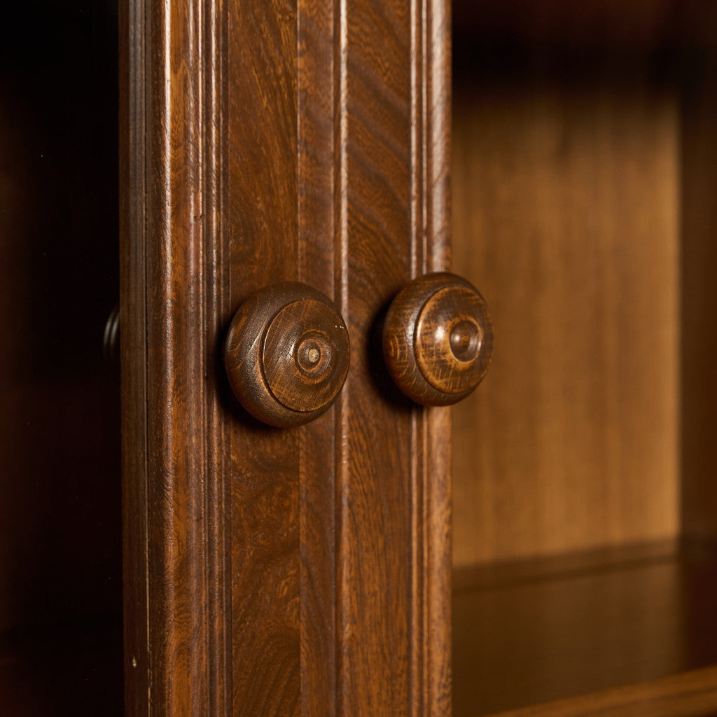 Old Colonial ヴィンテージ ブックケース カップボード ラウンドゴールドラベル