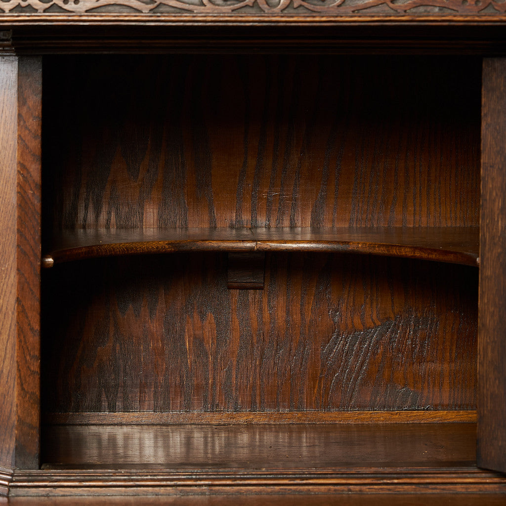 英国 クラシック コートカップボード