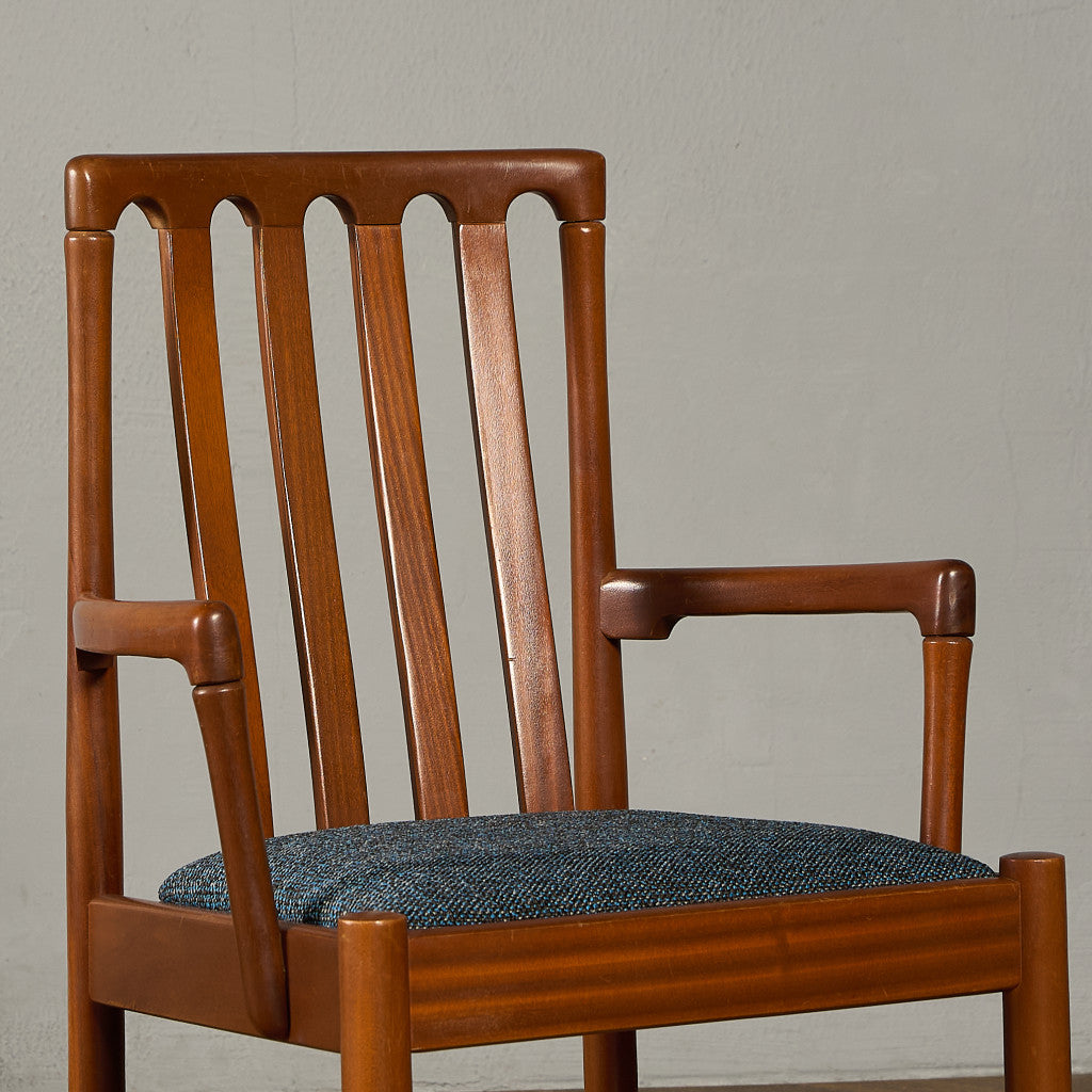 スラットバック アームチェア 座面張替え済み (LUUM)