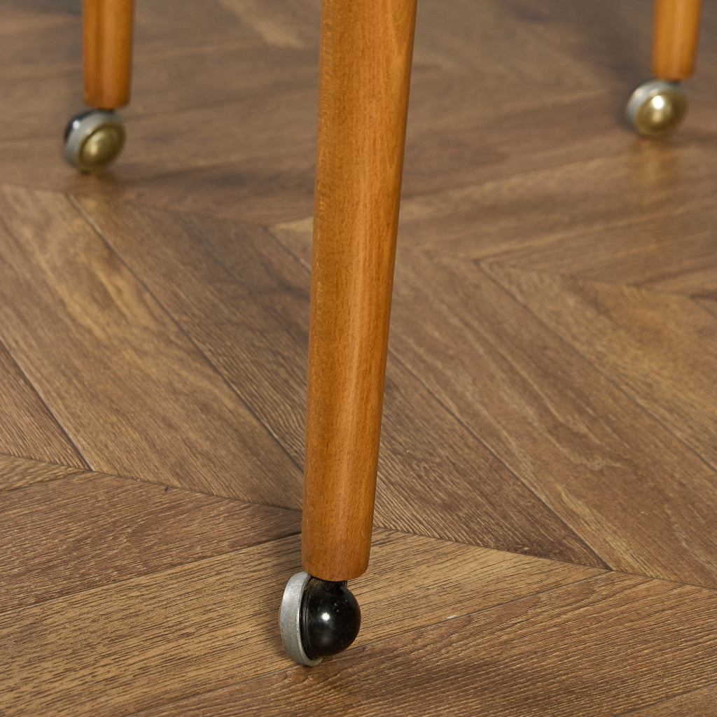 Novy Domov社 Poul Hundevad ネストテーブル