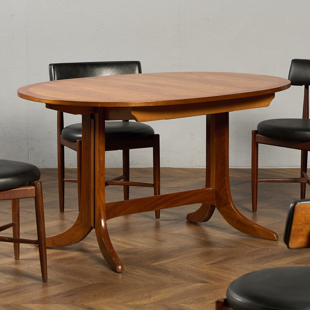 ミッドセンチュリーヴィンテージオーバルエクステンションテーブル ミッドセンチュリーヴィンテージオーバルエクステンションテーブル
