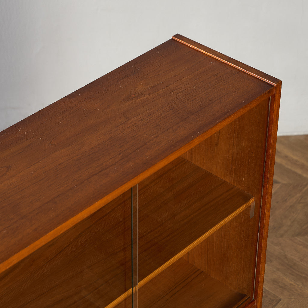 英国 ヴィンテージ ナロー ガラス ブックケース 食器棚