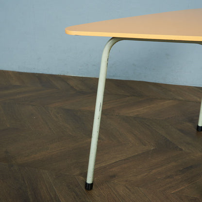 英国ヴィンテージ トライアングル センターテーブル / コーヒーテーブル #85362