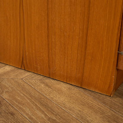 英国 ヴィンテージ キャビネット