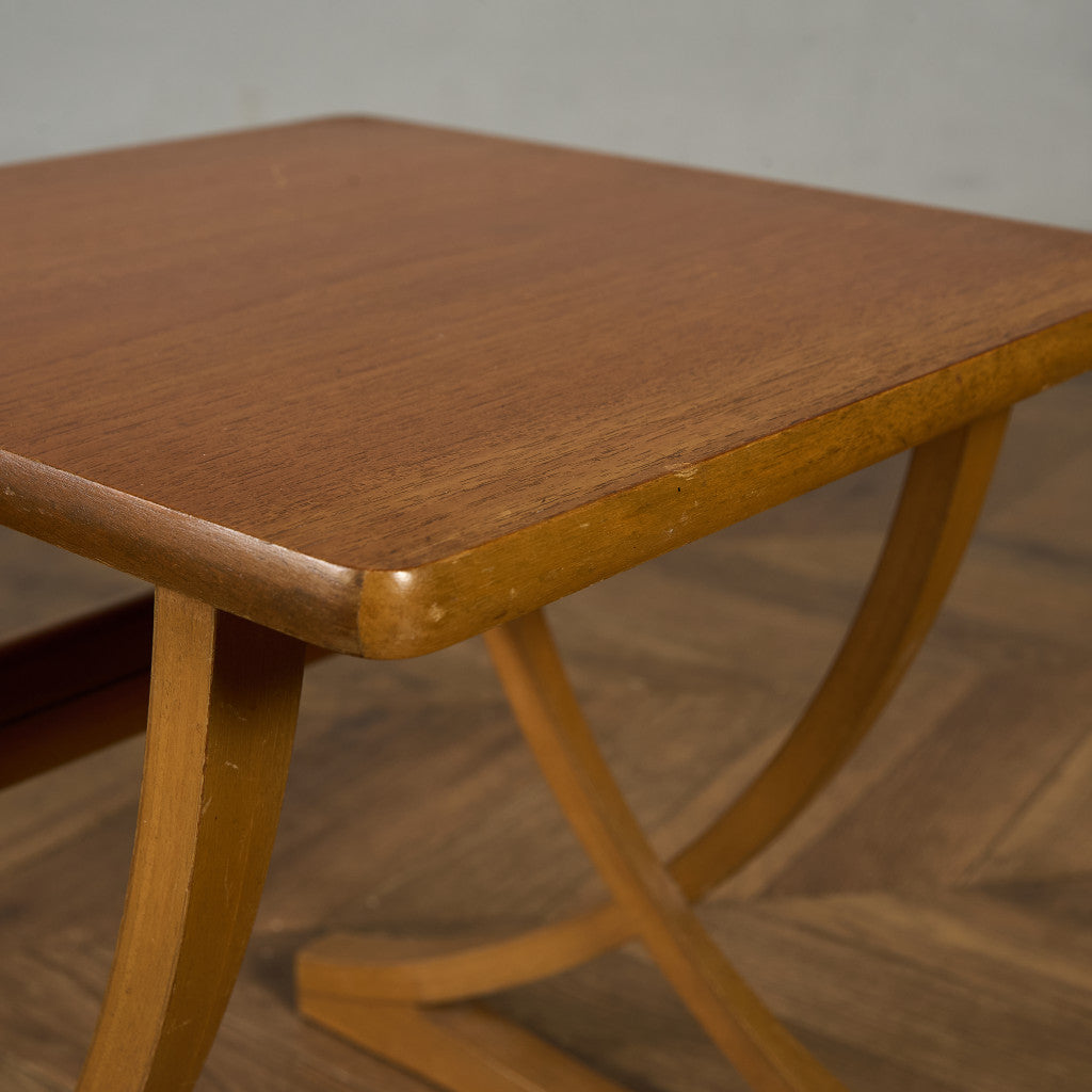 ネストテーブル