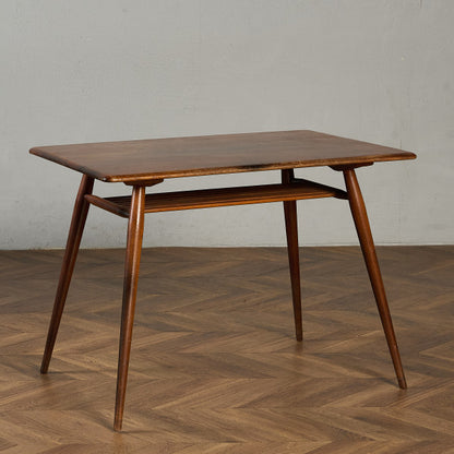 ブレックファストテーブル