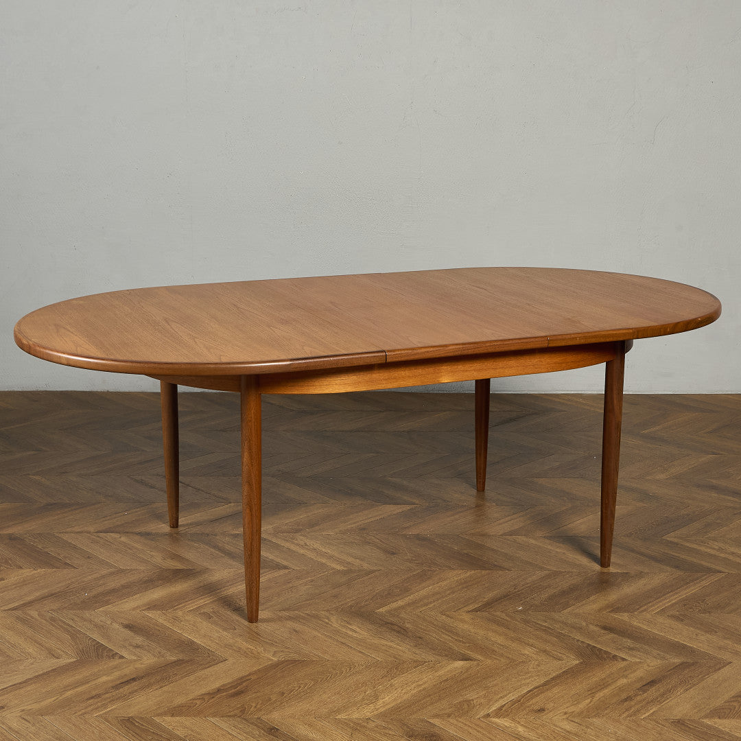 ヴィンテージ エクステンション オーバルダイニングテーブル