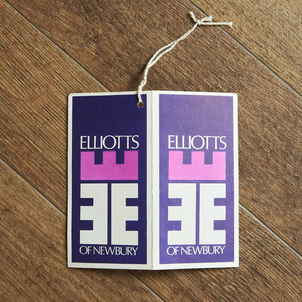 [80423][エリオッツ・オブ・ニューべリー Elliotts Of Newbury]ヴィンテージ サイドボード