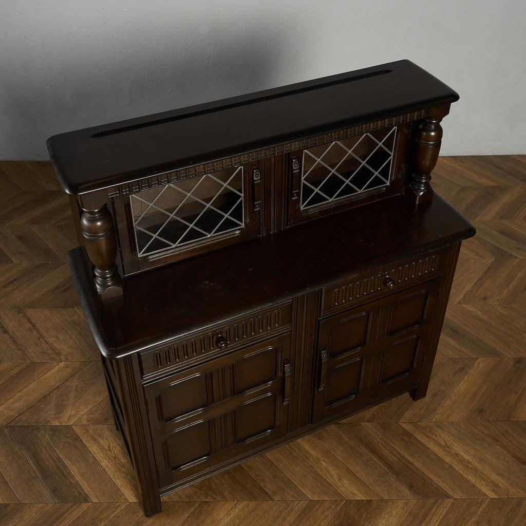 英国 クラシック コートカップボード