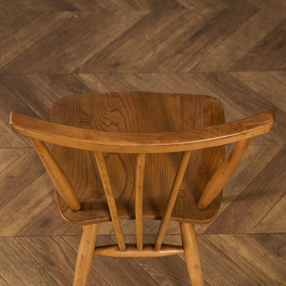 スティックバックチェア