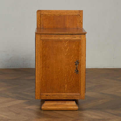 英国 クラシック ベッドサイド キャビネット