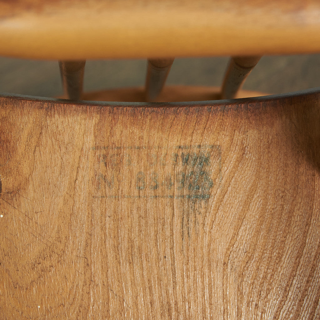 スティックバックチェア