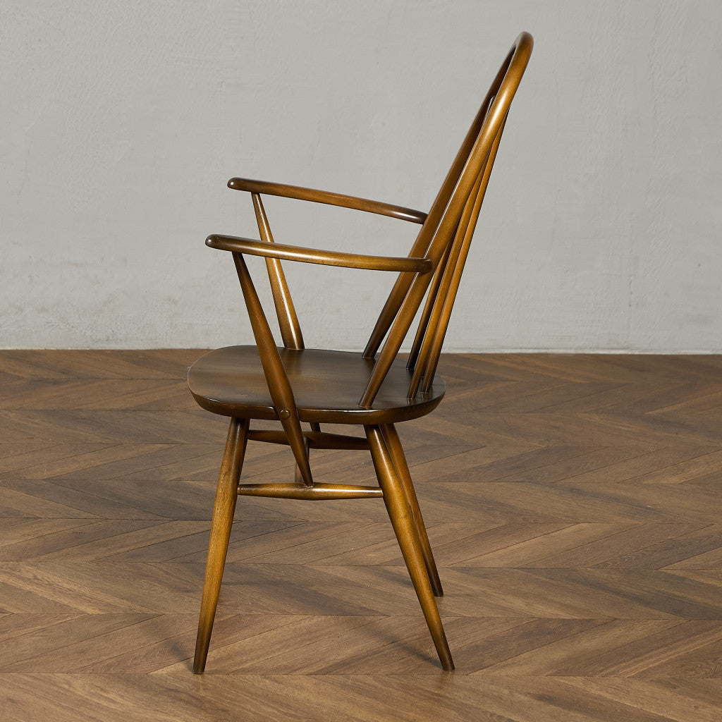 ヴィンテージ クエーカー アームチェア ラウンドゴールドラベル