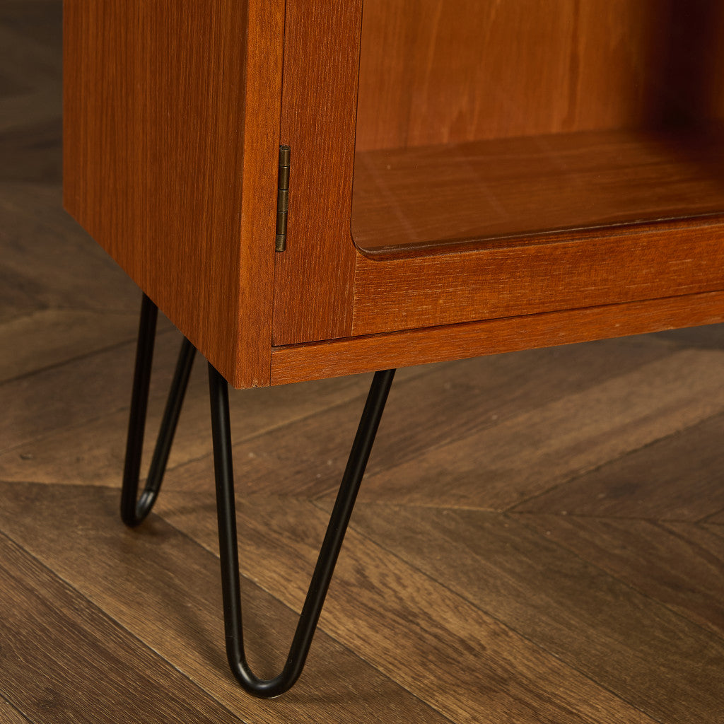 Fresco ガラス ブックケース カスタム アイアン ヘアピンレッグ