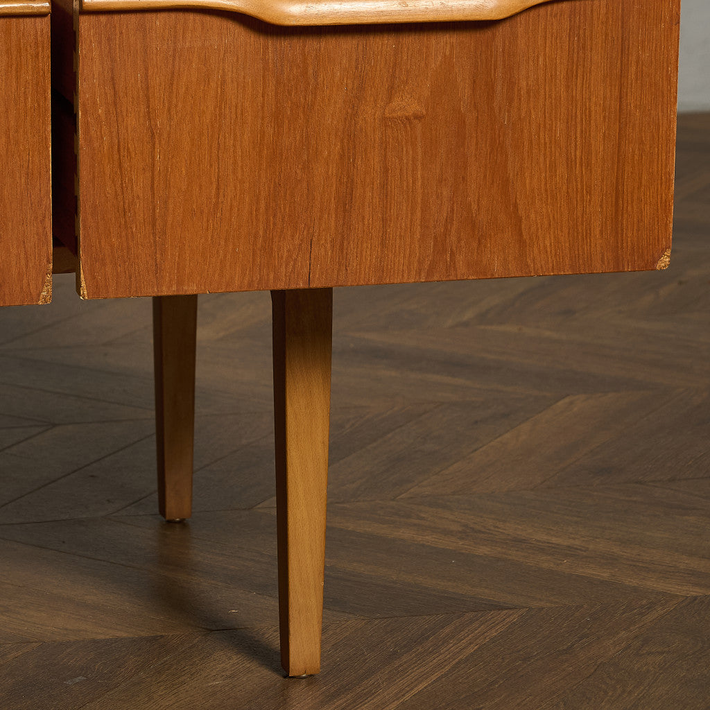 イギリス ヴィンテージ サイドボード