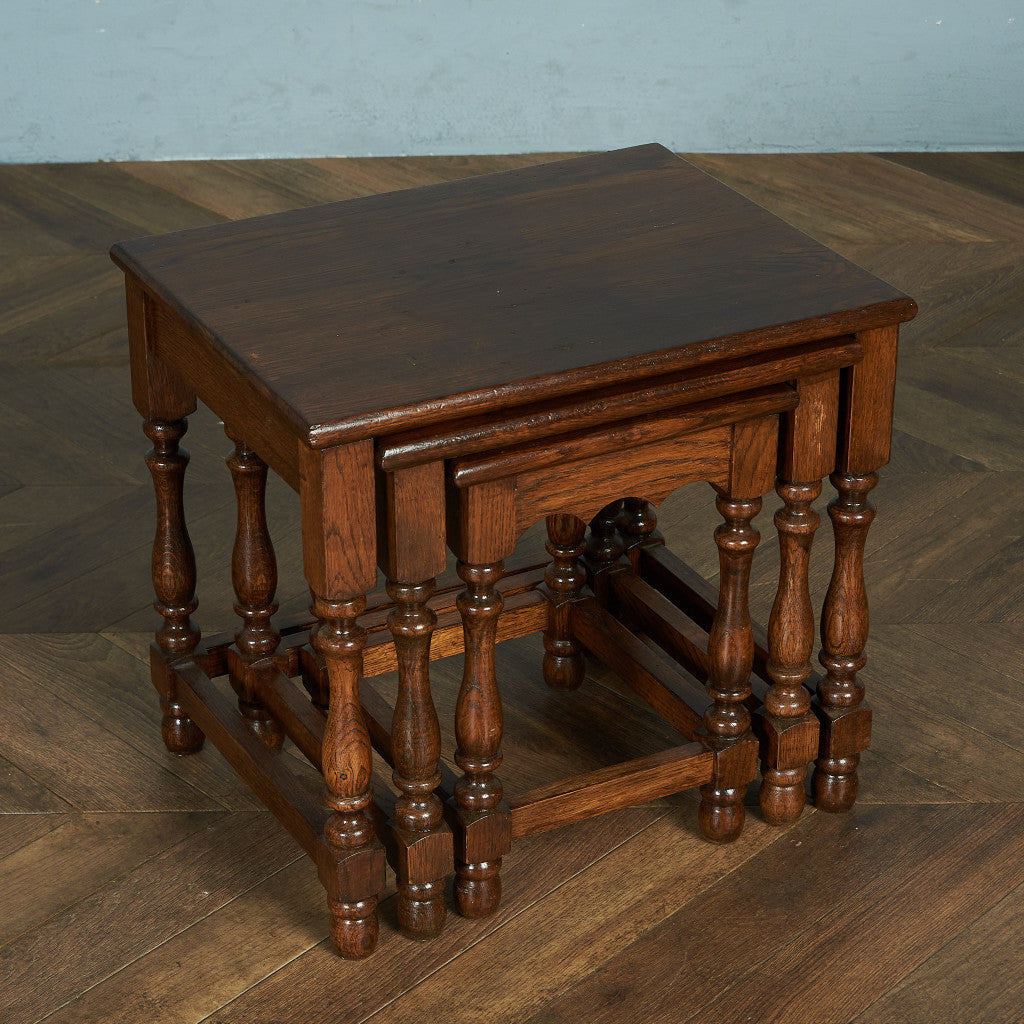 British classic oak nesting table #81756