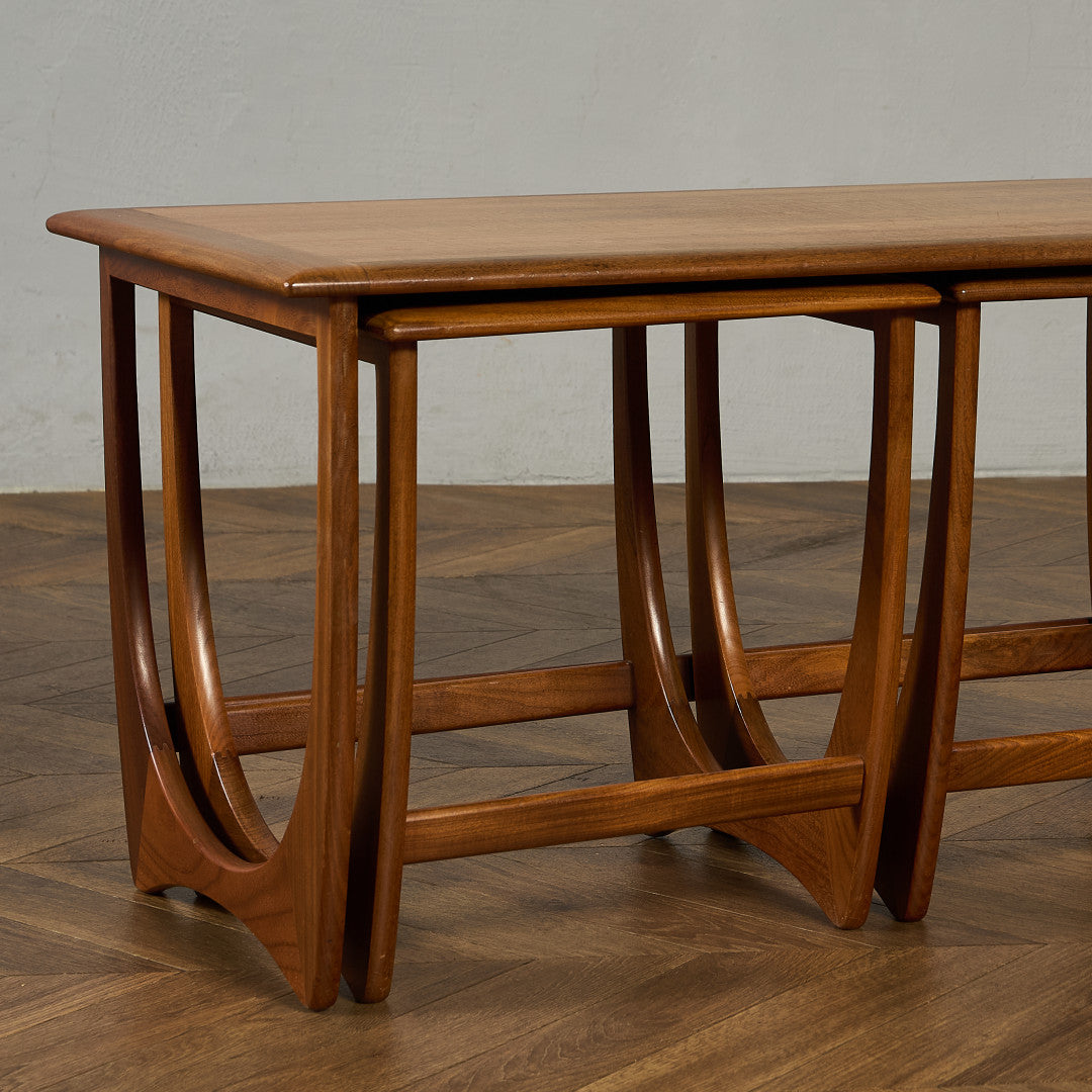 Astro ネスト コーヒーテーブル