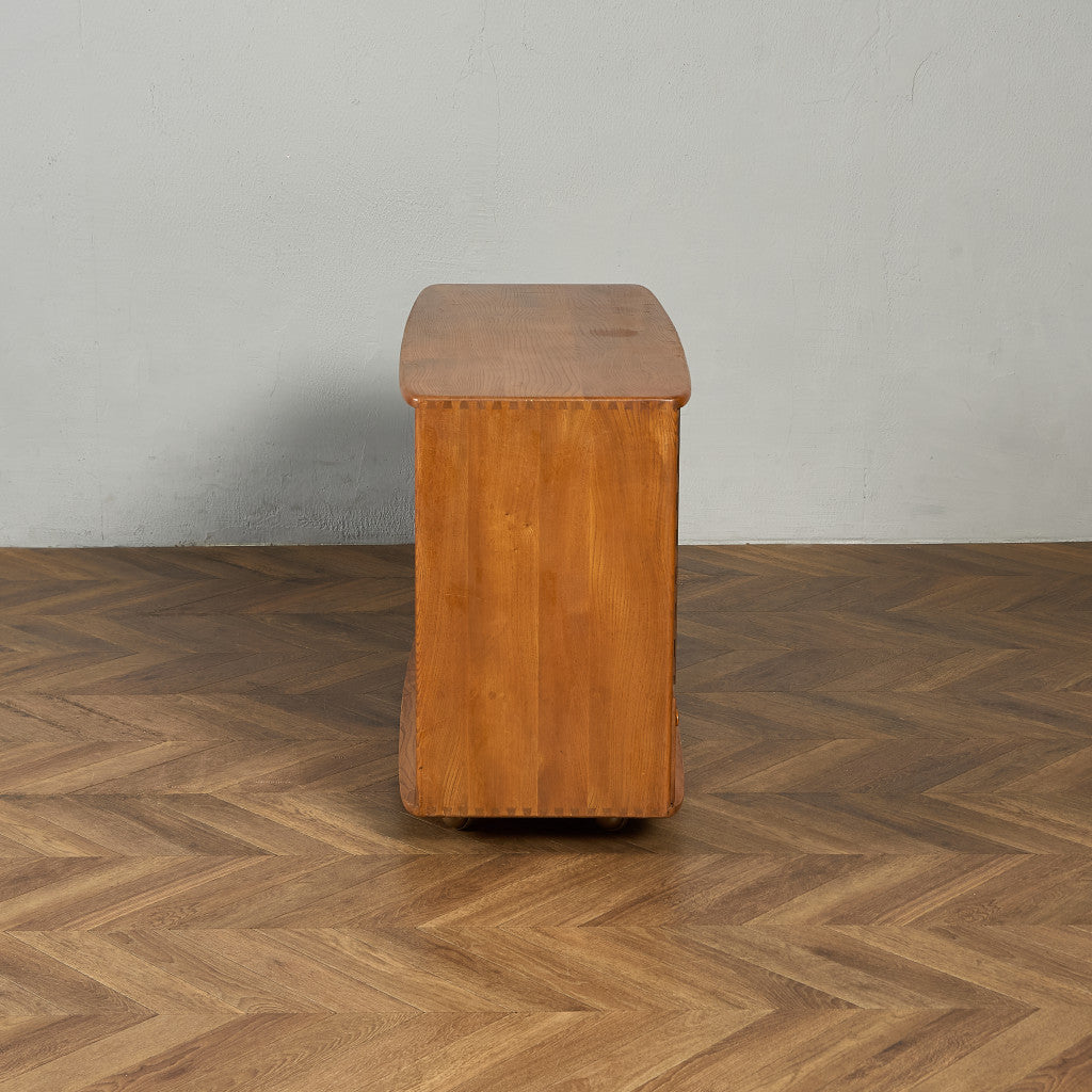 ウィンザー サイドボード